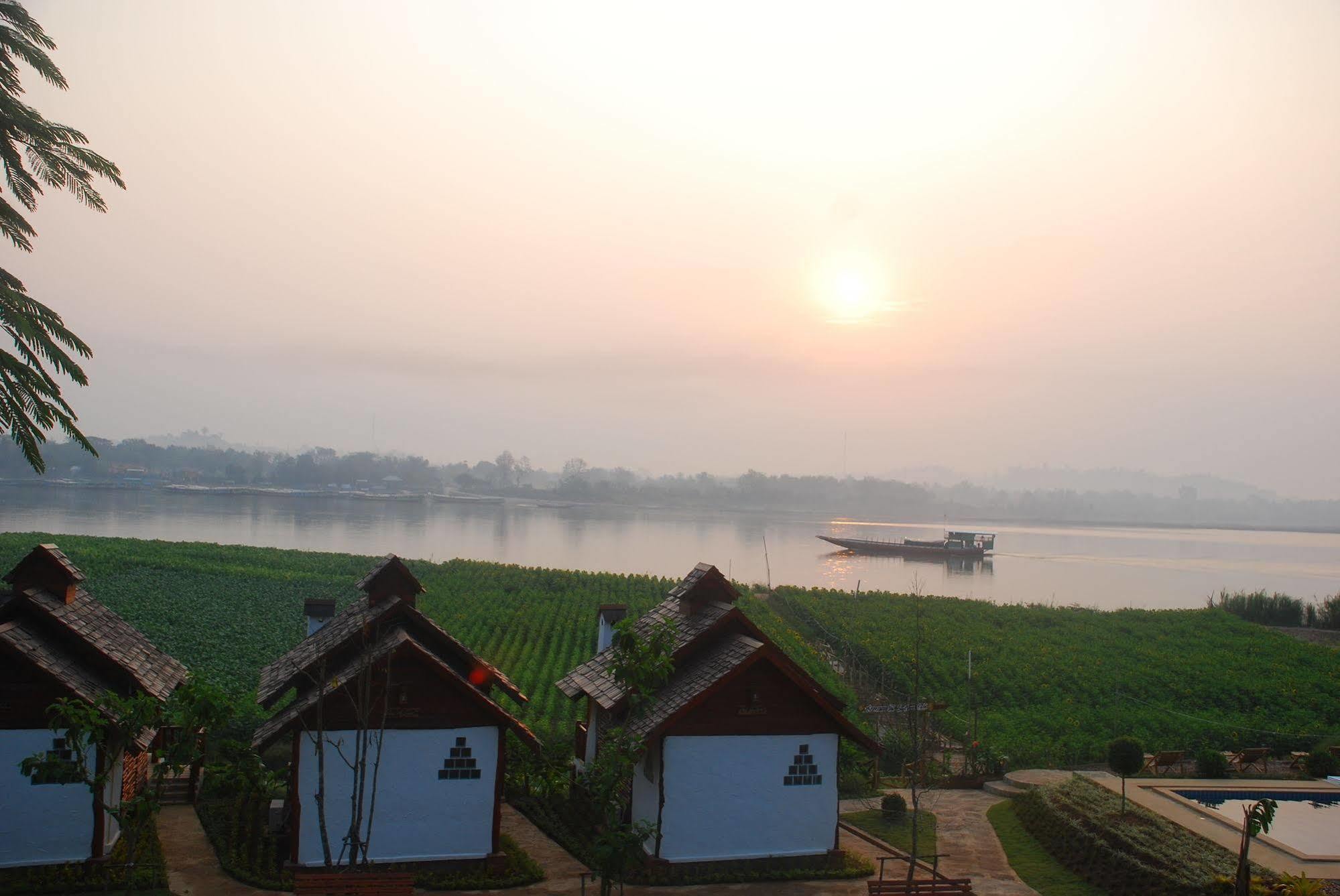 Gin'S Maekhong View Hotel Chiang Saen Buitenkant foto